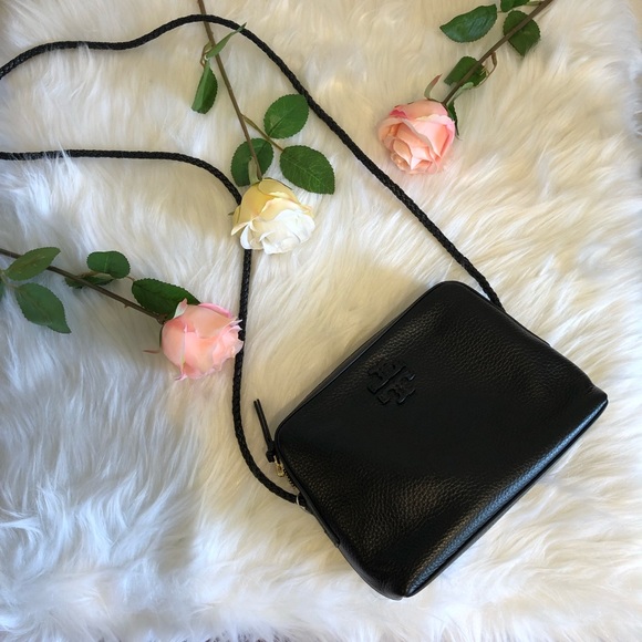 Tory Burch Handbags - ❤️👜Tory Burch Taylor Camera Bag👜❤️